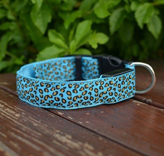 Collar LED de seguridad para perros, ajustable, de nailon, con diseño de leopardo