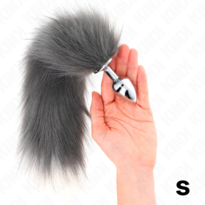 <div style="background-color: #ff4d4d; color: white; padding: 4px 12px; border-radius: 20px; display: inline-block; font-family: Arial, sans-serif; font-size: 14px; font-weight: bold; margin-bottom: 8px;">     🔞 +18 </div> KINK - PLUG ANAL TALLA S 7 X 3 CM CON COLA SINTÉTICA 40 CM PLATEADO Y BLANCO