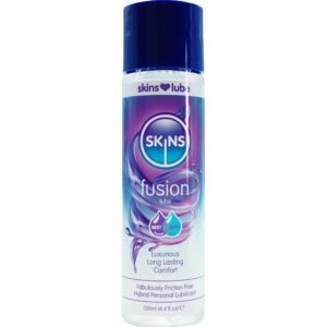 <div style="background-color: #ff4d4d; color: white; padding: 4px 12px; border-radius: 20px; display: inline-block; font-family: Arial, sans-serif; font-size: 14px; font-weight: bold; margin-bottom: 8px;">     🔞 +18 </div> SKINS - FUSION LUBRICANTE HÍBRIDO BASE DE AGUA & SILICONA 130 ML